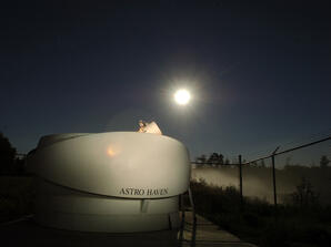 AU Observatory at Night