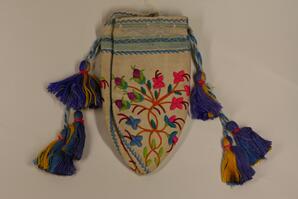 Athapaskan pouch