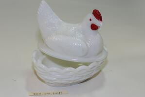 Hen candy dish