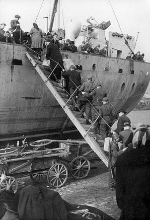 Auzin's Family Port of Exodus