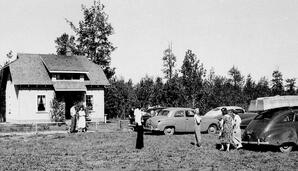 "Ligo" celebration guests arrive at Pigeon lake