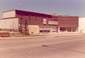 MacLeods Store - 07