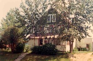 Jake and Iris Burritt Residence - 02