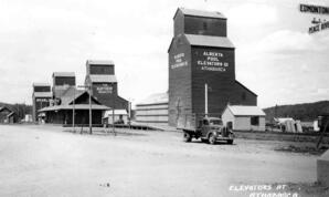 Elevators at Athabasca, AB - 02