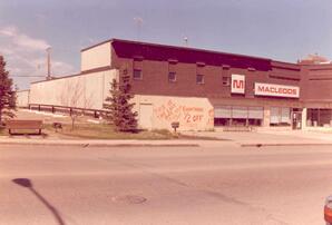 MacLeods Store - 06