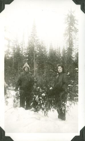 Helen Petersen - Xmas 1942 - 04