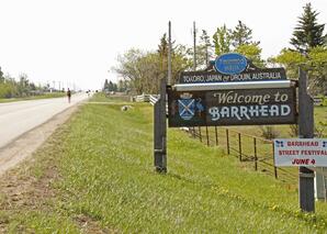 Entrance Sign to Barrhead-01